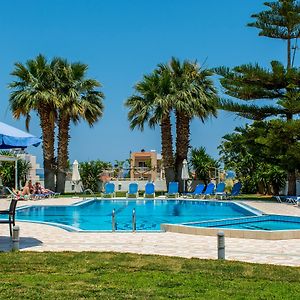 Manolis Apartments